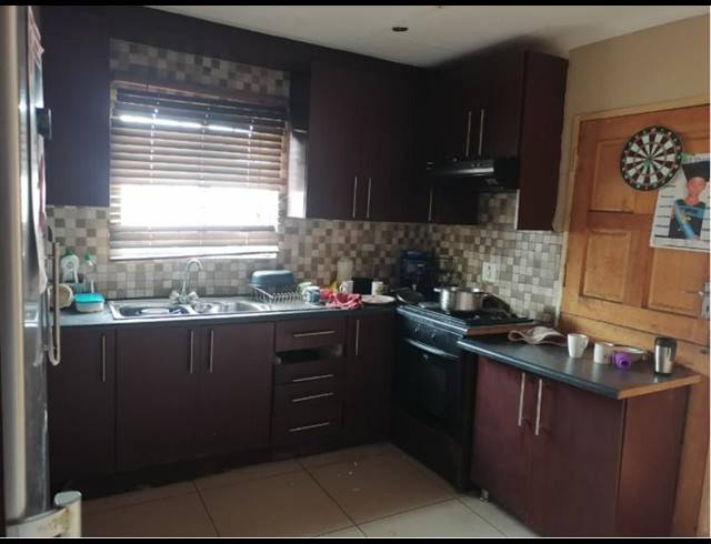 3 BEDROOM HOUSE FOR SALE IN LOTUS GARDENS